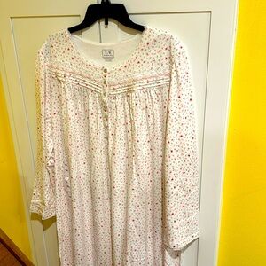 Eileen West Floral Cozy Nightgown NEW Never Worn